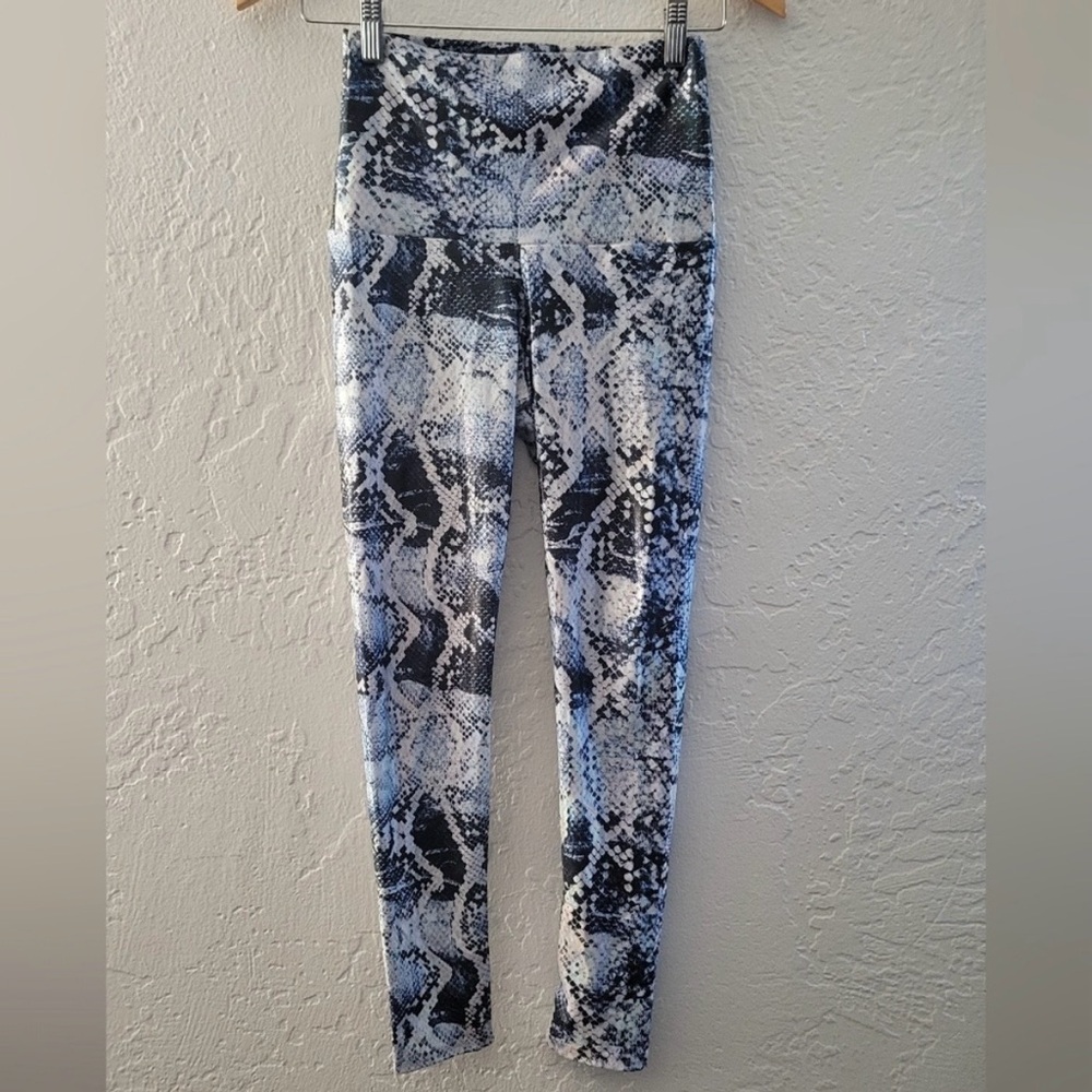 Emily Hsu Sapphire Snake Shimmer Leggings Small - Picture 2 of 5